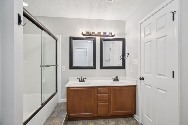 1824 Jackie Lorraine Dr, Clarksville, TN 37042