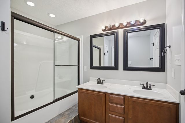 1824 Jackie Lorraine Dr, Clarksville, TN 37042