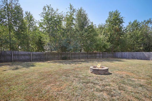 1824 Jackie Lorraine Dr, Clarksville, TN 37042