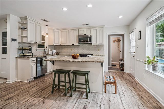 2261 CORNWALL ST, Germantown, TN 38138