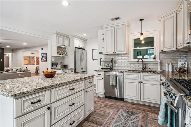 2261 CORNWALL ST, Germantown, TN 38138