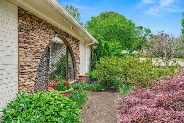 2261 CORNWALL ST, Germantown, TN 38138