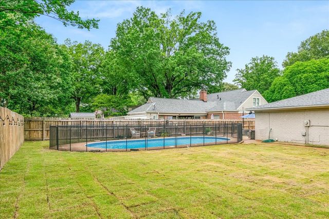 2261 CORNWALL ST, Germantown, TN 38138
