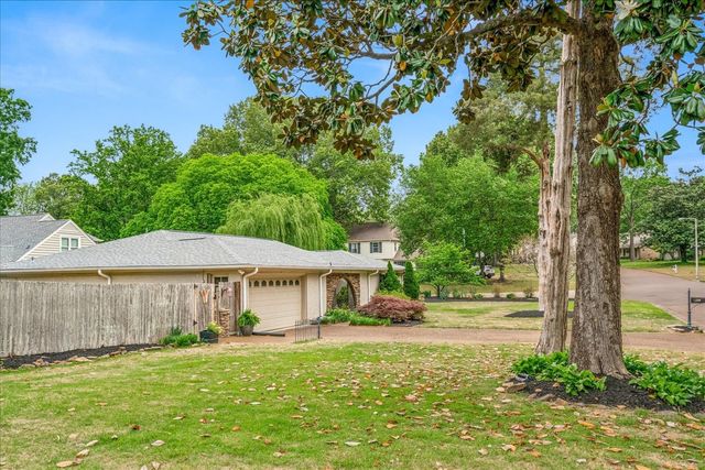 2261 CORNWALL ST, Germantown, TN 38138