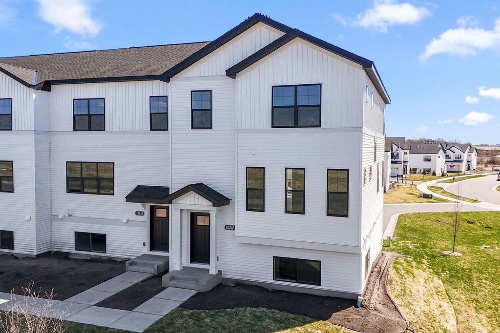 10384 Birchwood Circle, Victoria, MN 55318 — exterior
