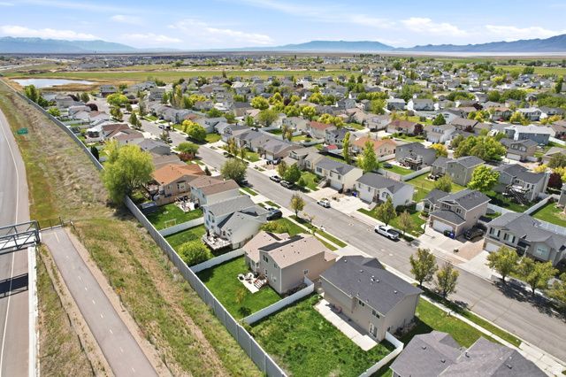 2039 FREMONT CREST AVE, Syracuse, UT 84075