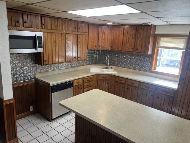 113 4TH Street, Carbon Cliff, IL 61239