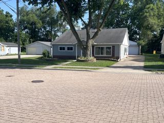 113 4TH Street, Carbon Cliff, IL 61239