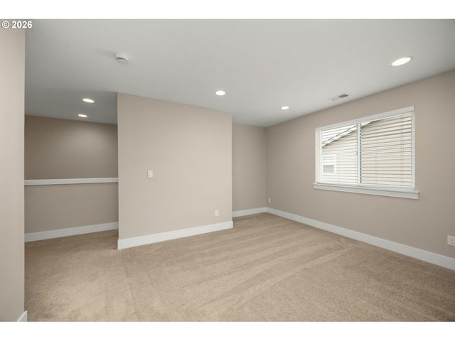 12425 Sw SILVERTIP St, Beaverton, OR 97007