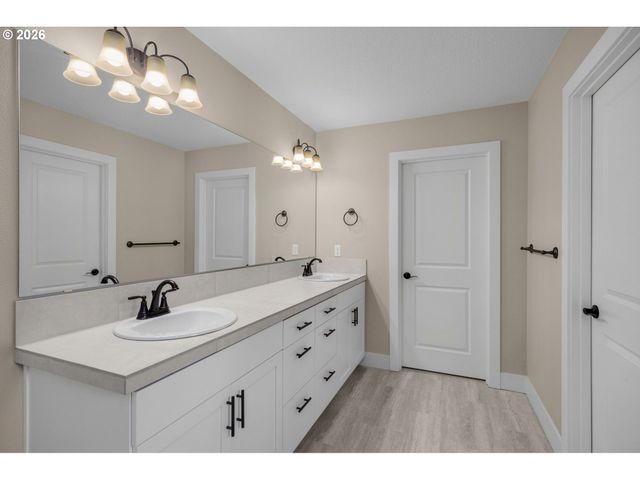 12425 Sw SILVERTIP St, Beaverton, OR 97007
