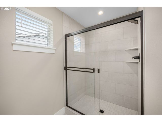 12425 Sw SILVERTIP St, Beaverton, OR 97007