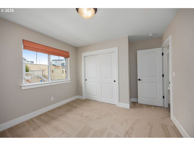 12425 Sw SILVERTIP St, Beaverton, OR 97007