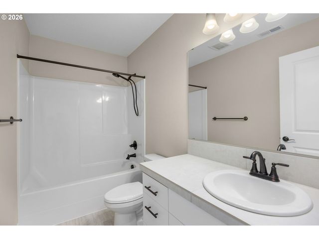 12425 Sw SILVERTIP St, Beaverton, OR 97007