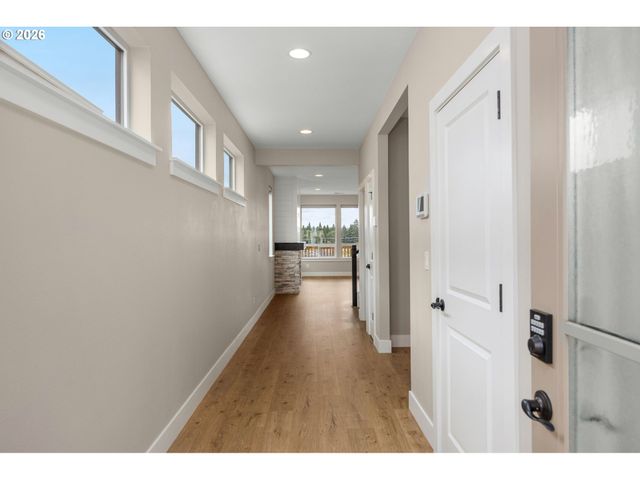 12425 Sw SILVERTIP St, Beaverton, OR 97007