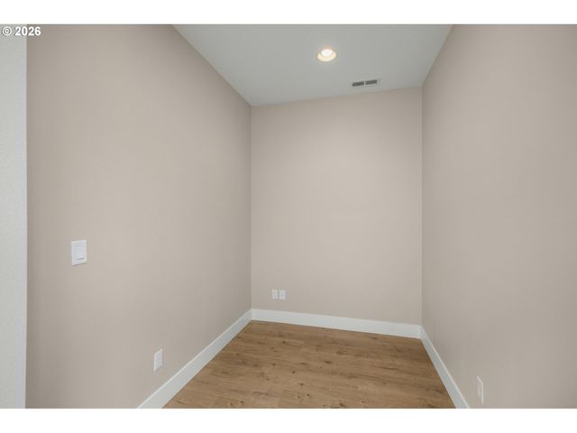 12425 Sw SILVERTIP St, Beaverton, OR 97007
