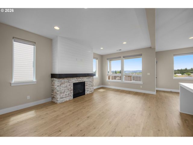 12425 Sw SILVERTIP St, Beaverton, OR 97007