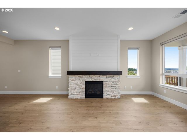 12425 Sw SILVERTIP St, Beaverton, OR 97007