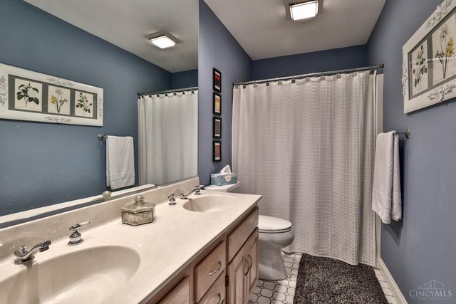8794 Eagle Ridge Drive, West Chester, OH 45069