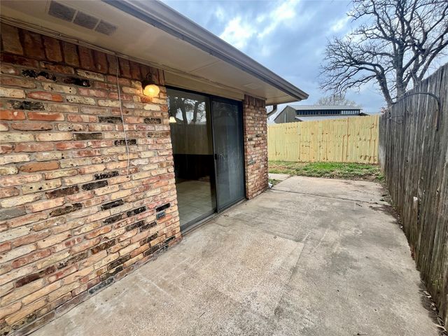 13 Pebblebeach Court, Pantego, TX 76013