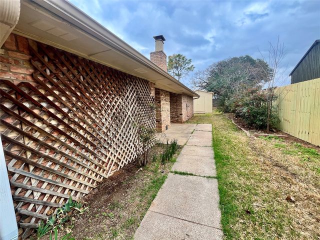 13 Pebblebeach Court, Pantego, TX 76013