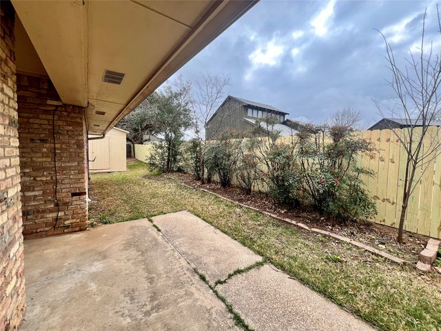 13 Pebblebeach Court, Pantego, TX 76013