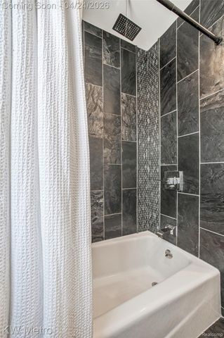 12721 Lincoln Drive, Huntington Woods, MI 48070