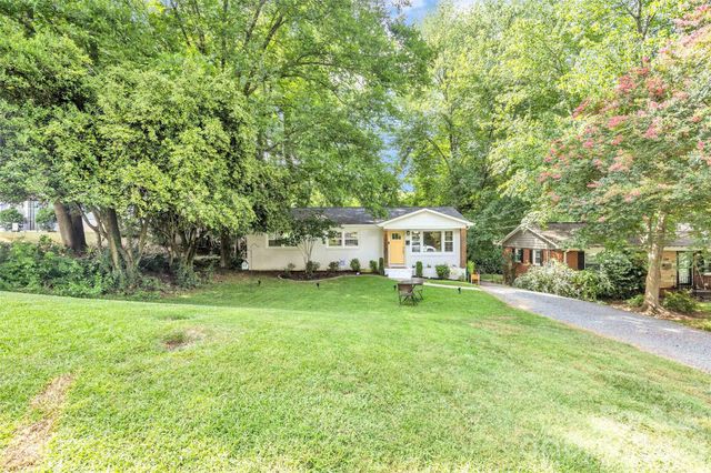2213 Lanier Avenue, Charlotte, NC 28205