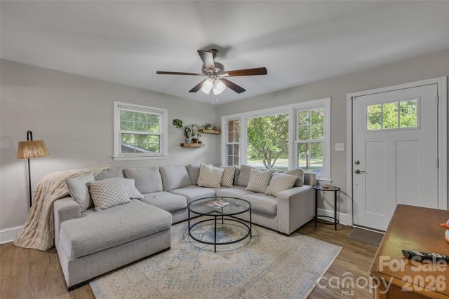 2213 Lanier Avenue, Charlotte, NC 28205