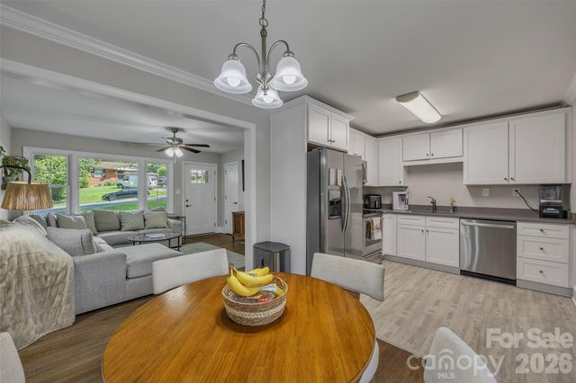2213 Lanier Avenue, Charlotte, NC 28205