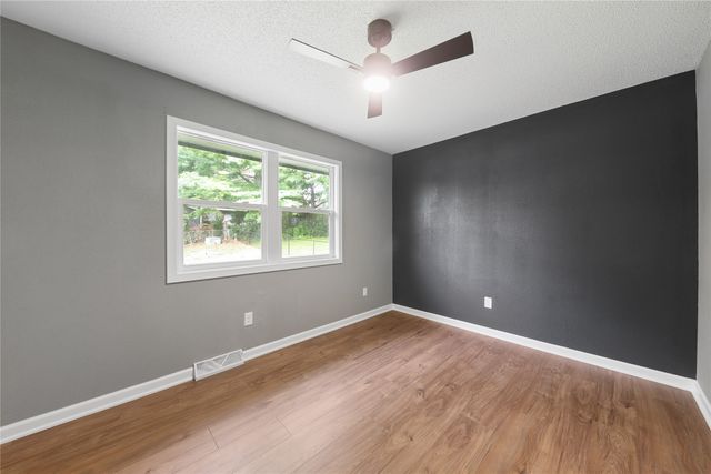 460 S Hickory Boulevard, Pleasant Hill, IA 50327