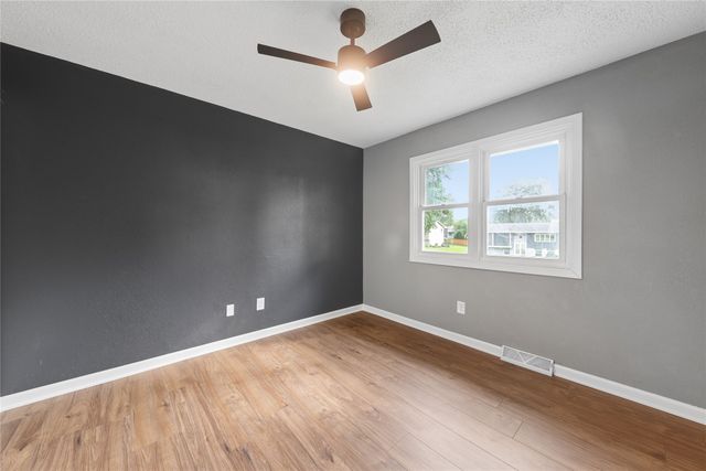 460 S Hickory Boulevard, Pleasant Hill, IA 50327