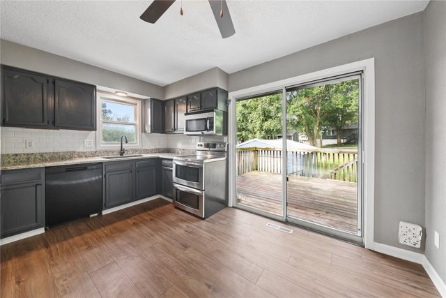 460 S Hickory Boulevard, Pleasant Hill, IA 50327