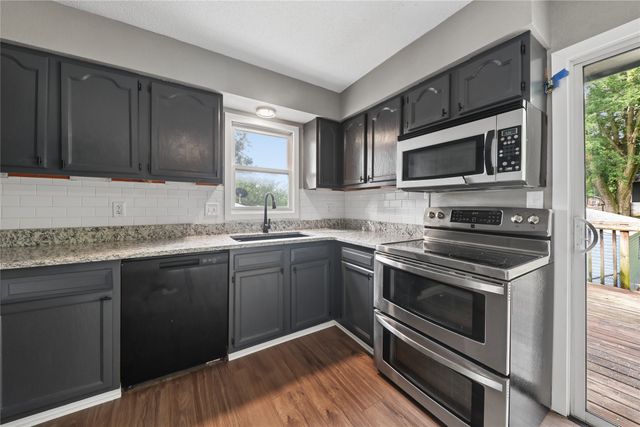 460 S Hickory Boulevard, Pleasant Hill, IA 50327