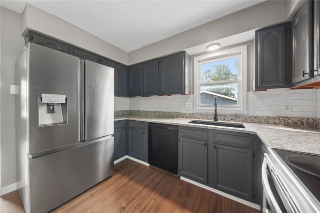 460 S Hickory Boulevard, Pleasant Hill, IA 50327