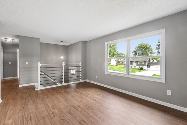 460 S Hickory Boulevard, Pleasant Hill, IA 50327