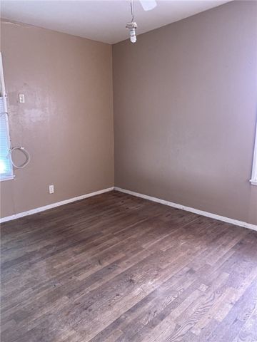 1100 S Cameron St, Alice, TX 78332