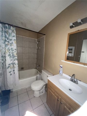 1100 S Cameron St, Alice, TX 78332