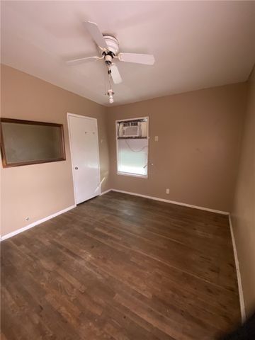 1100 S Cameron St, Alice, TX 78332