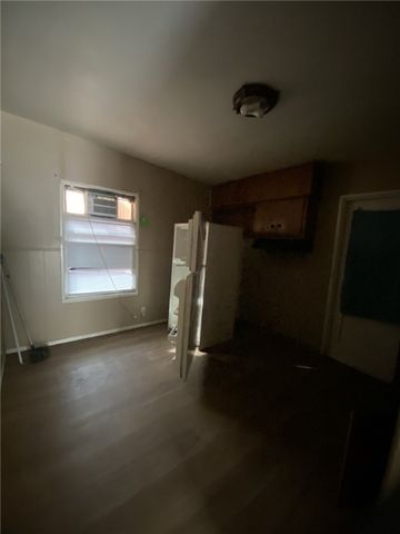 1100 S Cameron St, Alice, TX 78332