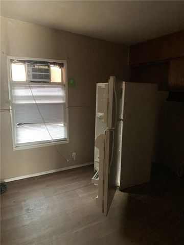 1100 S Cameron St, Alice, TX 78332