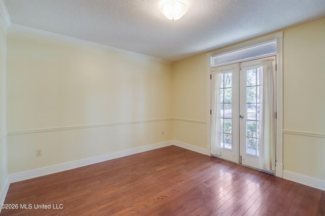 408 Oakwood Drive, Ocean Springs, MS 39564