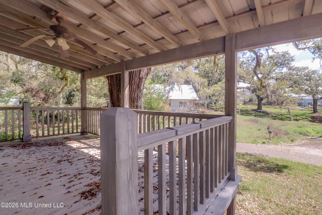 408 Oakwood Drive, Ocean Springs, MS 39564