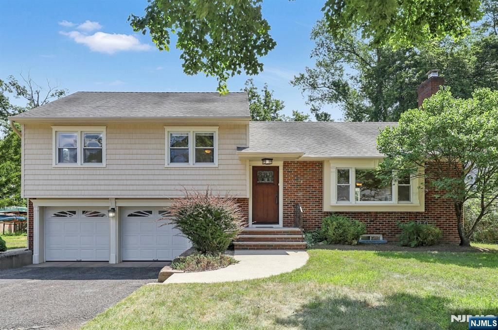 161 Jeffer Court, Ridgewood, NJ 07450
