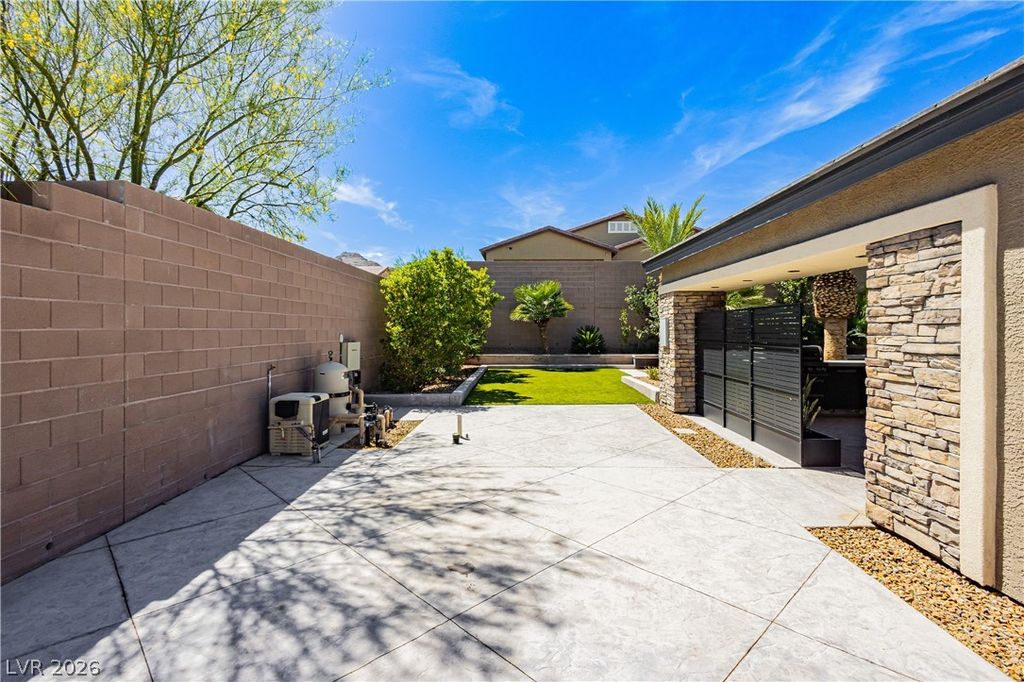 Image 33 of property listing at 5757 Ireland Ridge Court, Las Vegas, NV 89149