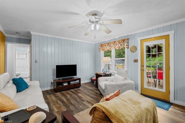 262 Shady Grove Lane, Winston-salem, NC 27107
