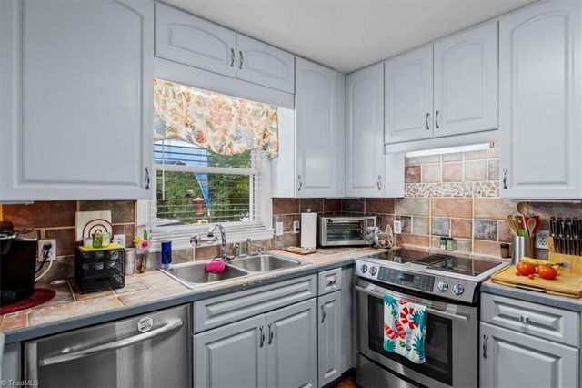 262 Shady Grove Lane, Winston-salem, NC 27107