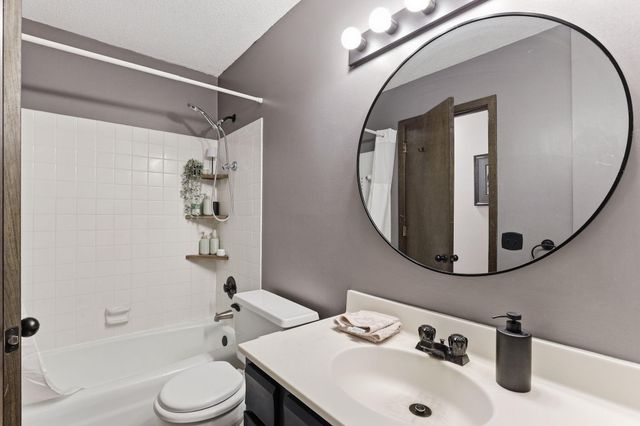 12000 71st Place N, Maple Grove, MN 55369