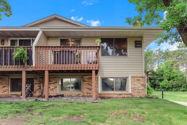 12000 71st Place N, Maple Grove, MN 55369