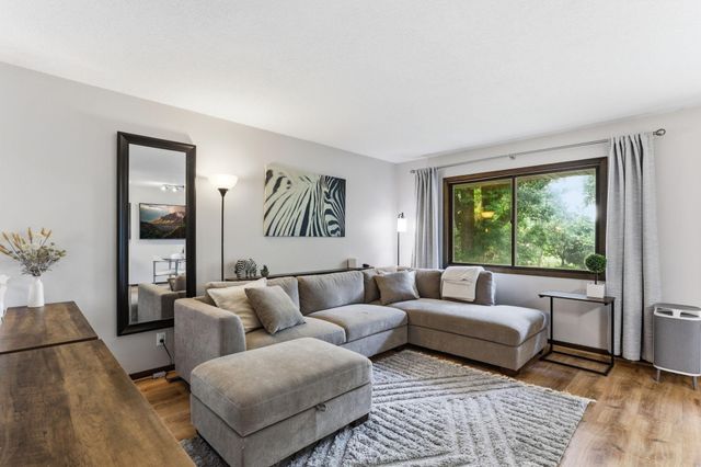 12000 71st Place N, Maple Grove, MN 55369