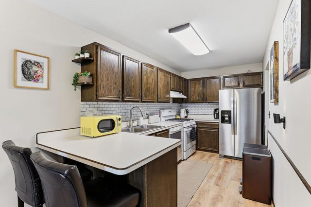 12000 71st Place N, Maple Grove, MN 55369